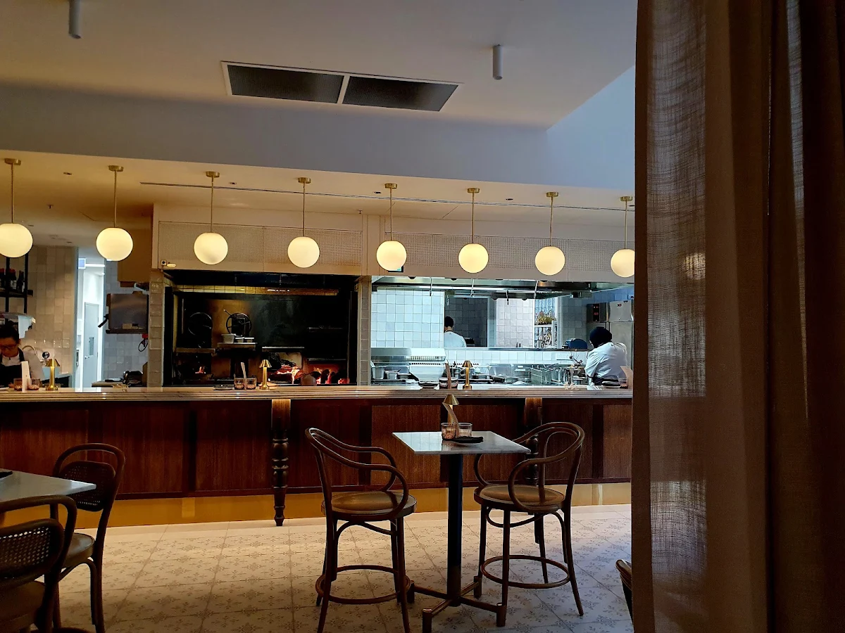 Vibe, Bistrot Bisou
