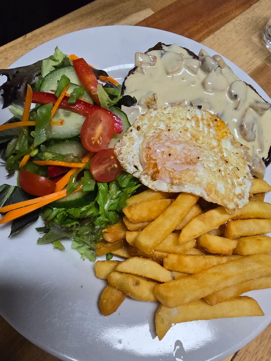 Food & drink, Sutherlands Hotel