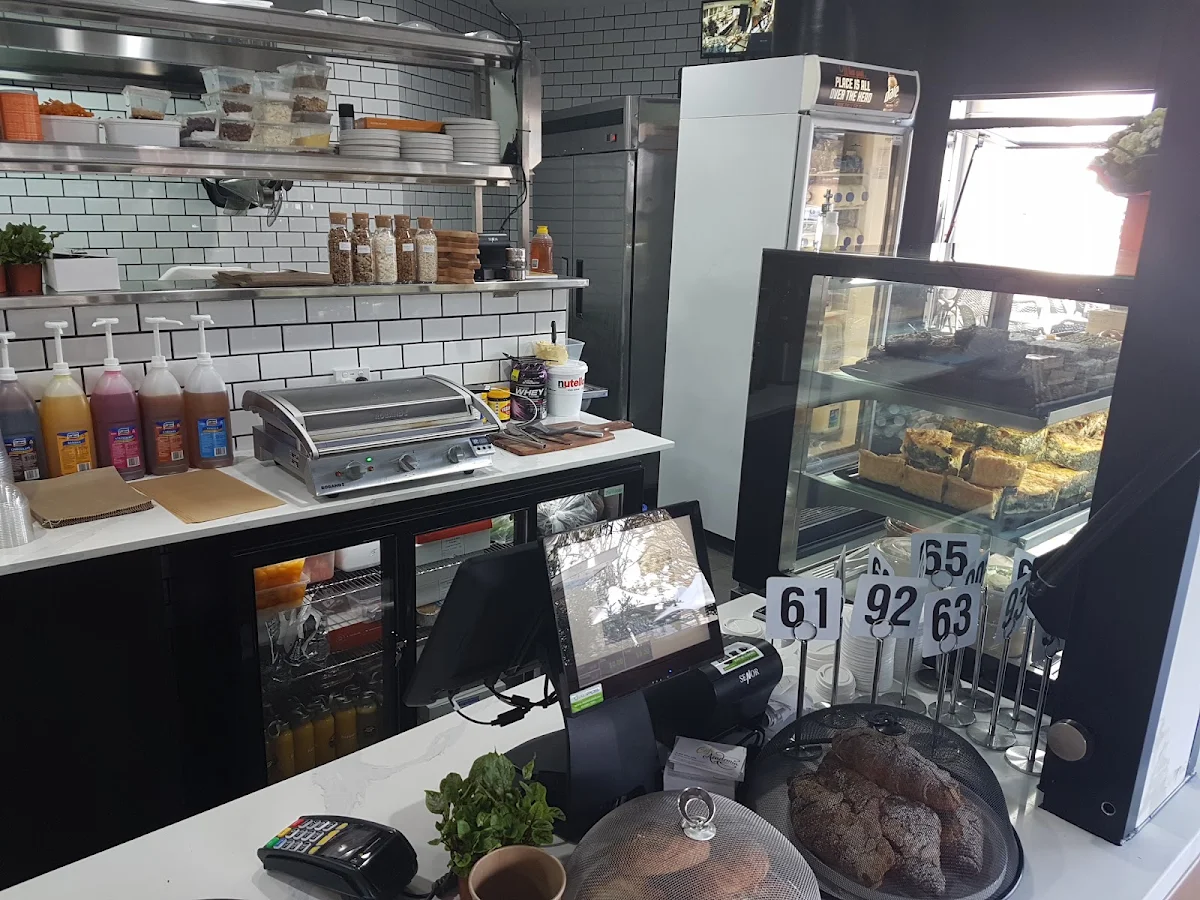 Vibe, Cafe Academia