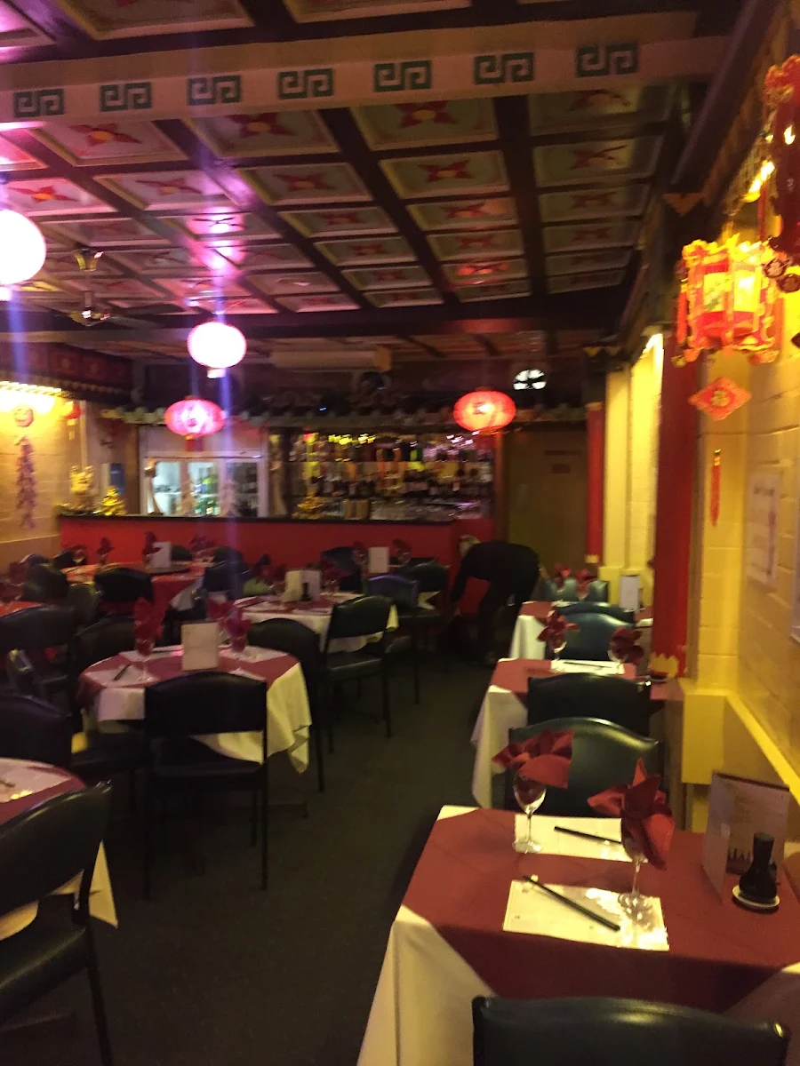 Vibe, Sing Tao Chinese Restaurant