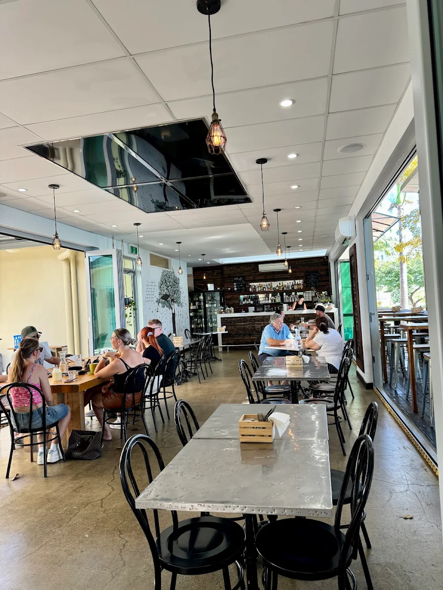 Vibe, Treehouse Airlie Beach
