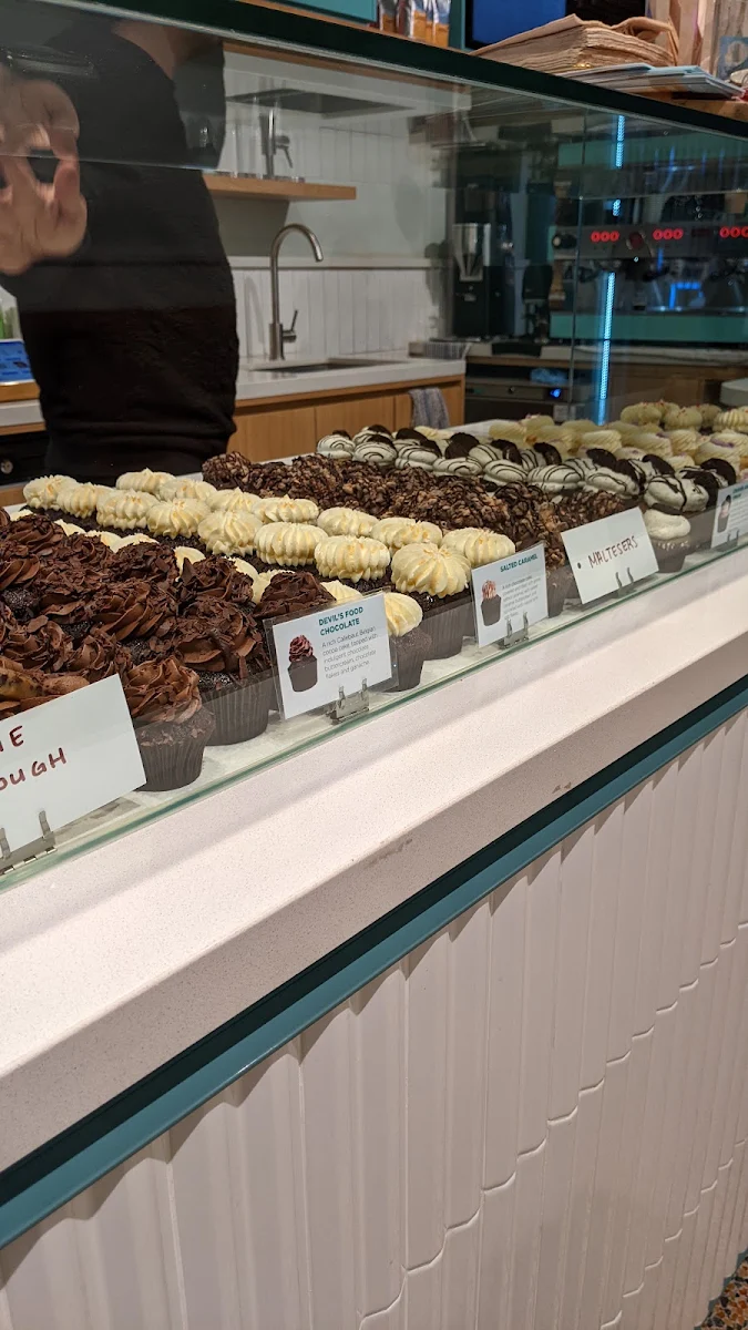 Vibe, Cupcake Central Highpoint