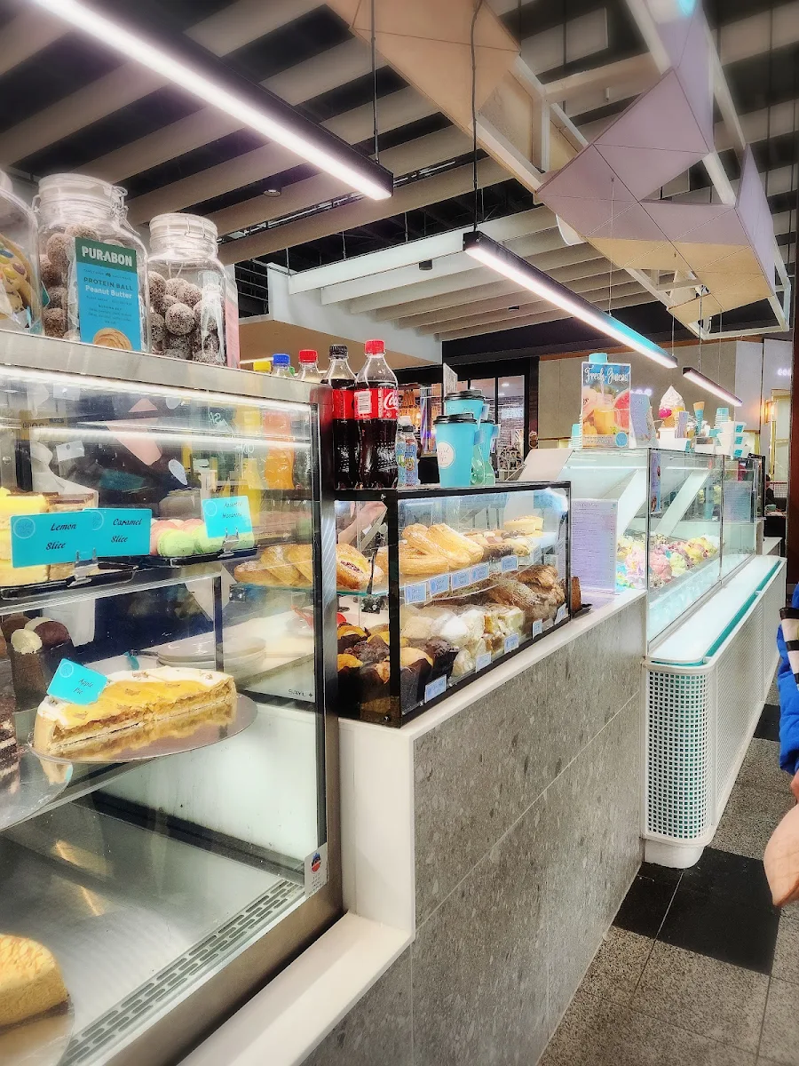 Vibe, Twisted Sista Cafe & Gelateria - Casey Central