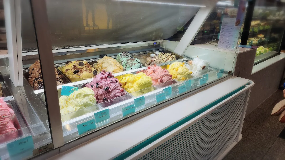 Vibe, Twisted Sista Cafe & Gelateria - Casey Central