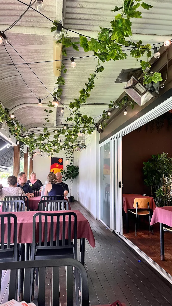 Vibe, Quysine Tapas - Bar and Restaurant