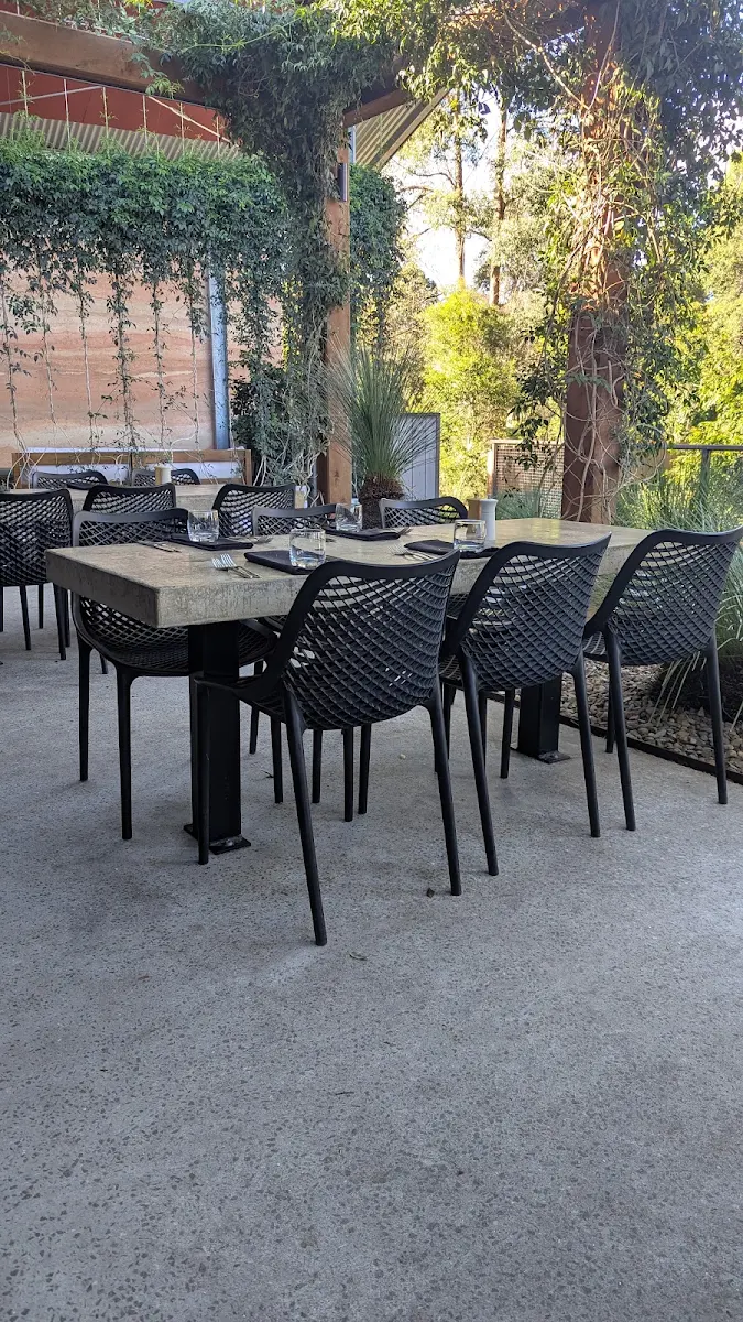 Vibe, Warrior Restaurant & Bar