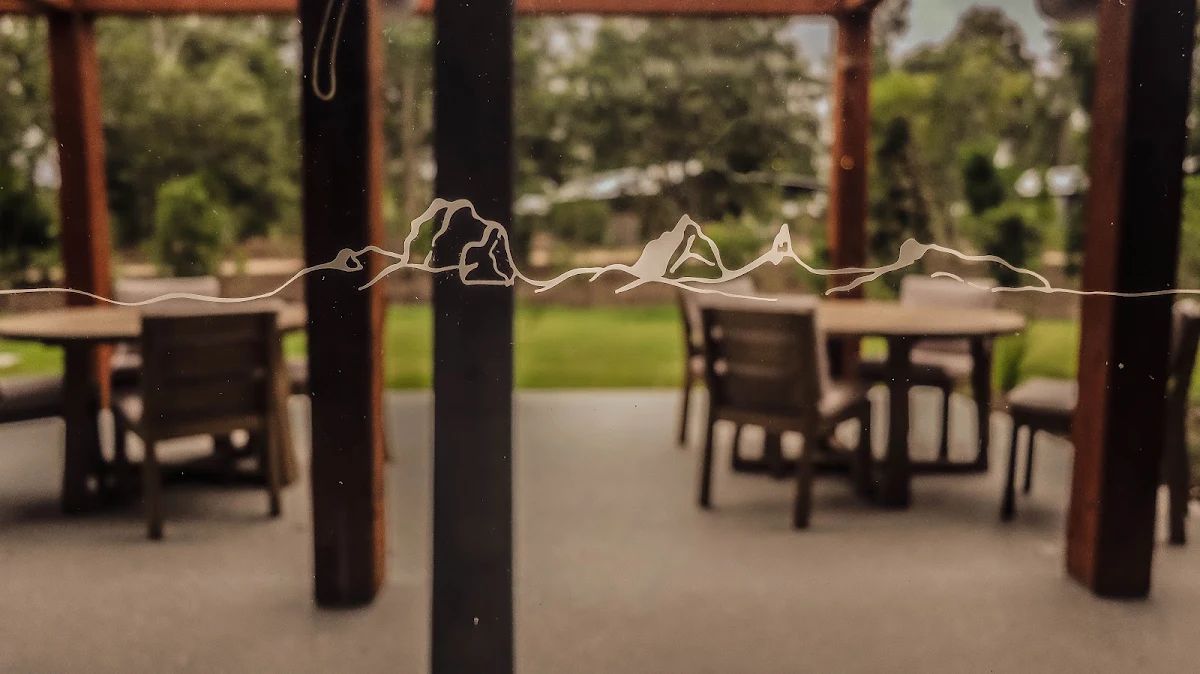 Vibe, Warrior Restaurant & Bar