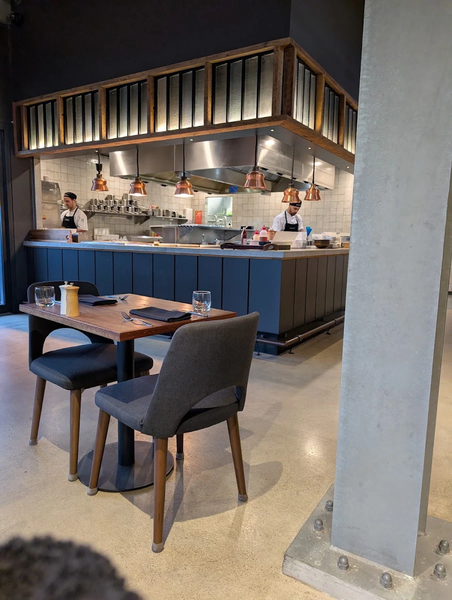 Vibe, Warrior Restaurant & Bar