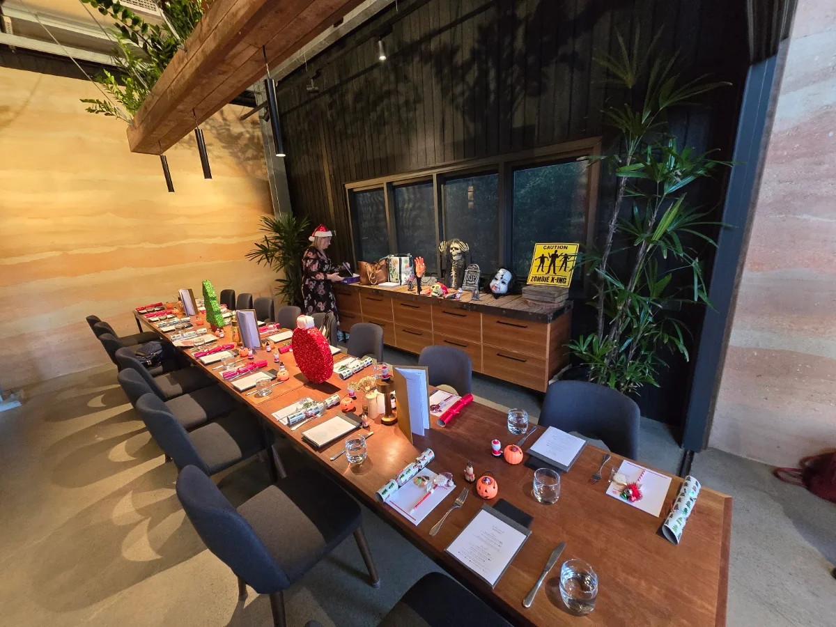 Vibe, Warrior Restaurant & Bar