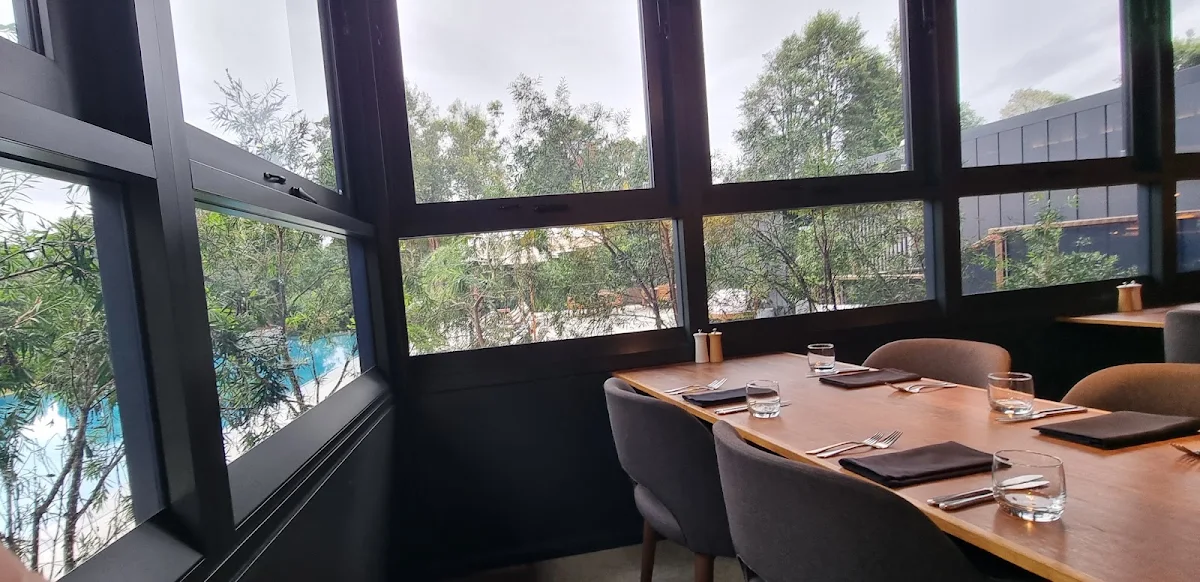 Vibe, Warrior Restaurant & Bar