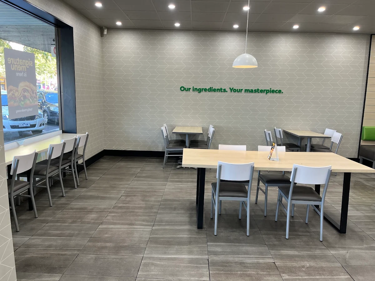 Vibe, Subway Moe