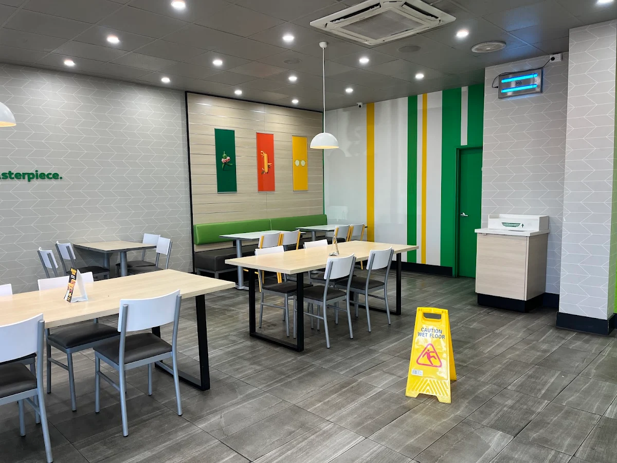 Vibe, Subway Moe