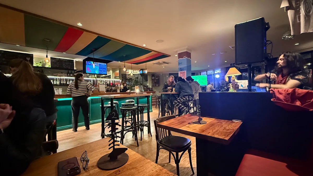 Vibe, Clancy's Fish Pub Canning Bridge