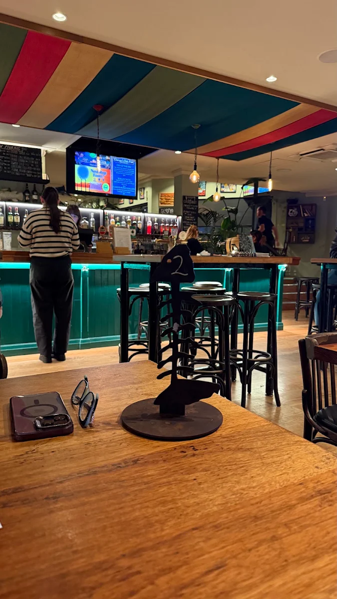 Vibe, Clancy's Fish Pub Canning Bridge