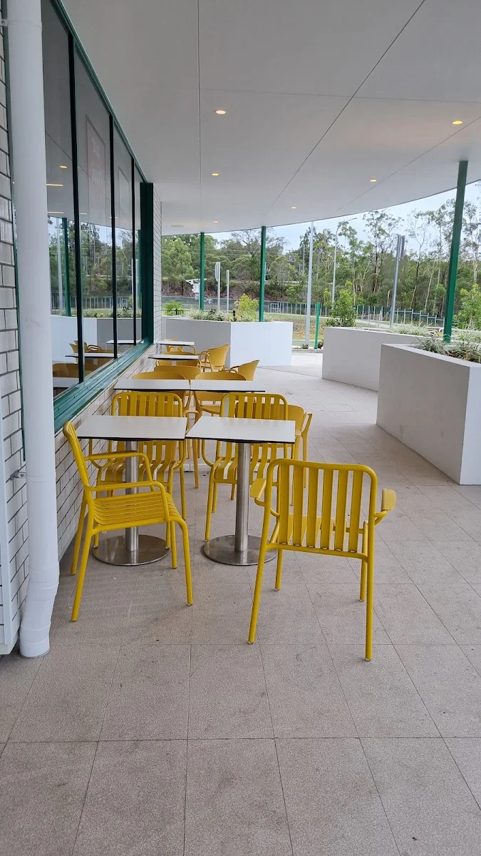 Vibe, Krispy Kreme Coomera