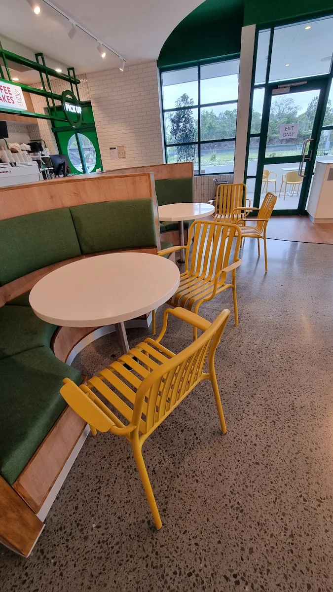 Vibe, Krispy Kreme Coomera