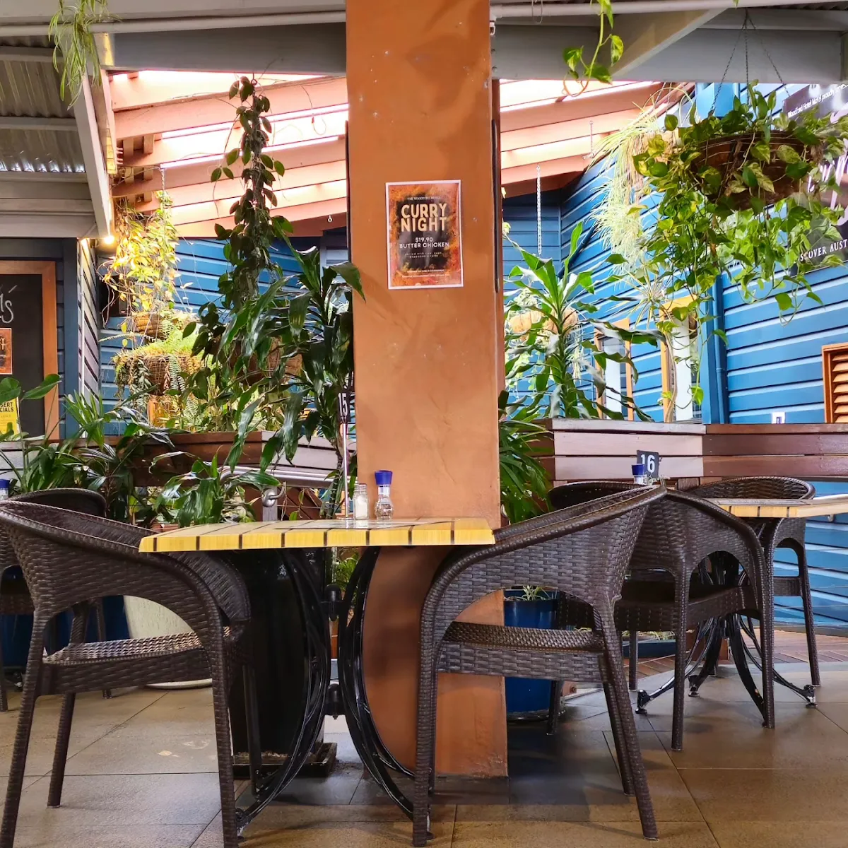 Vibe, Woodford Garden Bistro