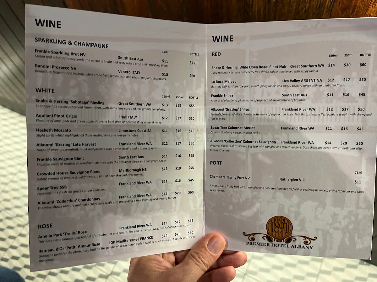 Menu, Premier Hotel Albany