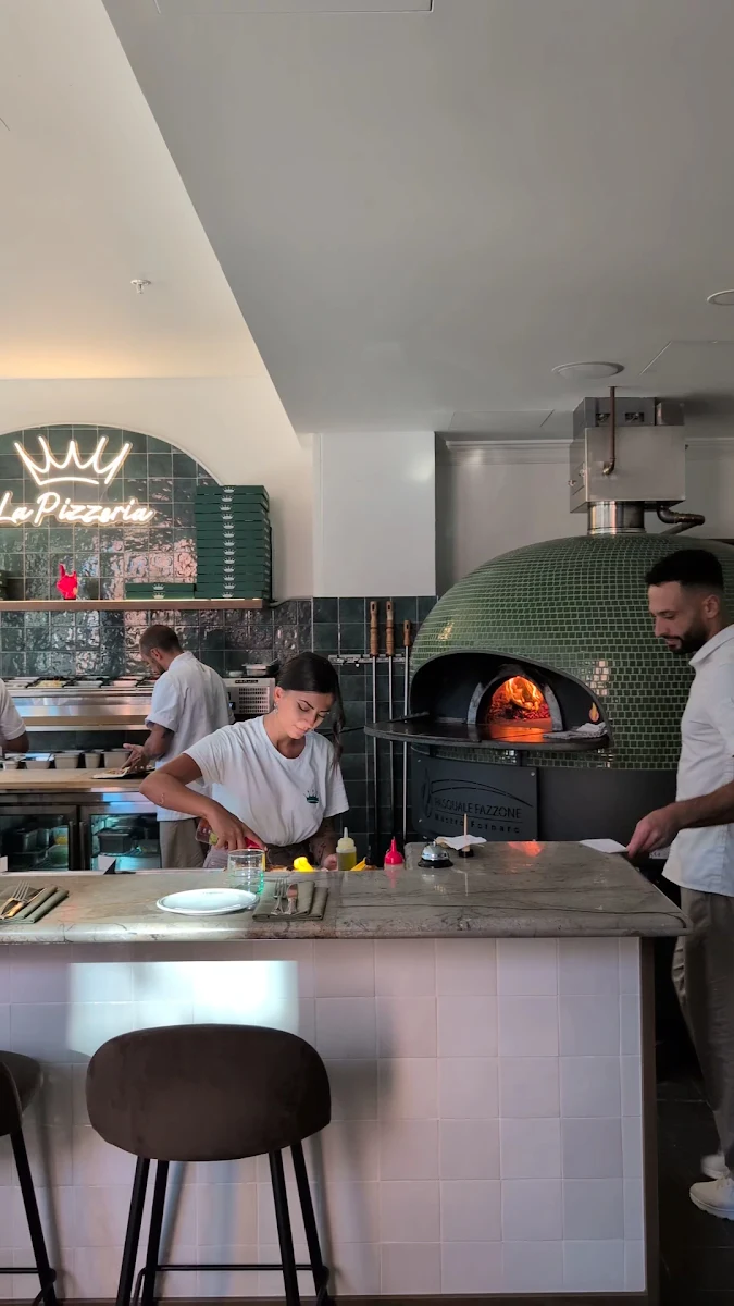Vibe, Regina La Pizzeria