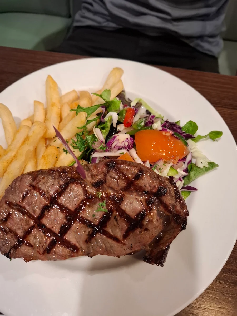 Food & drink, Harvey Road Tavern