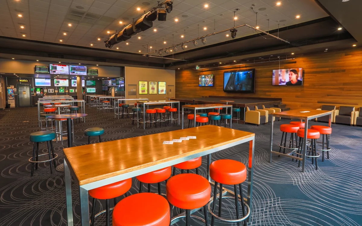 Vibe, Harvey Road Tavern