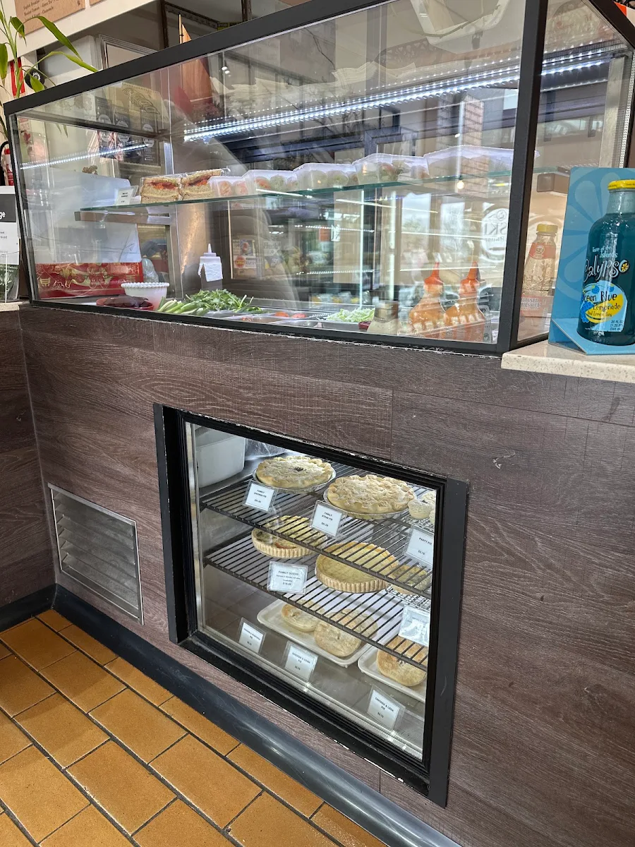 Vibe, Nuski's Swiss Patisserie