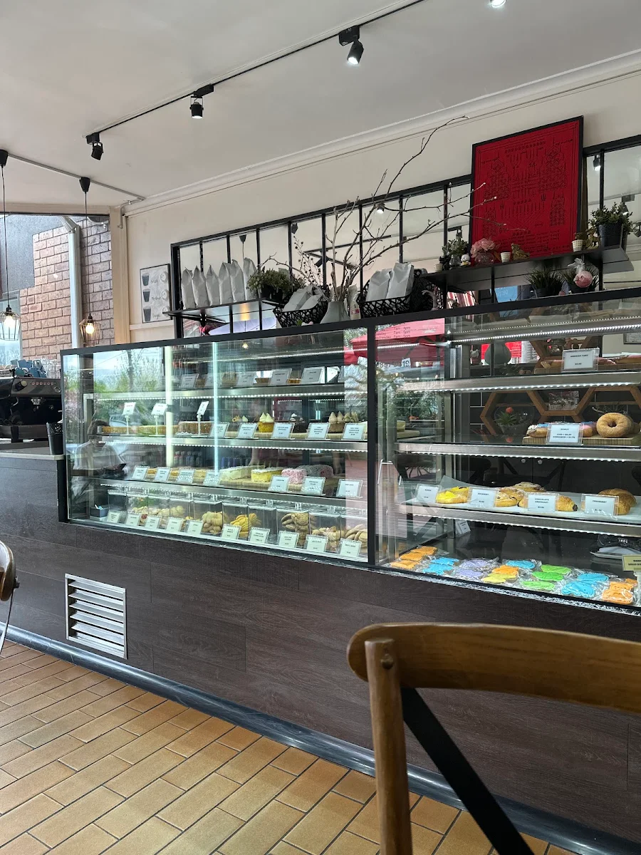 Vibe, Nuski's Swiss Patisserie