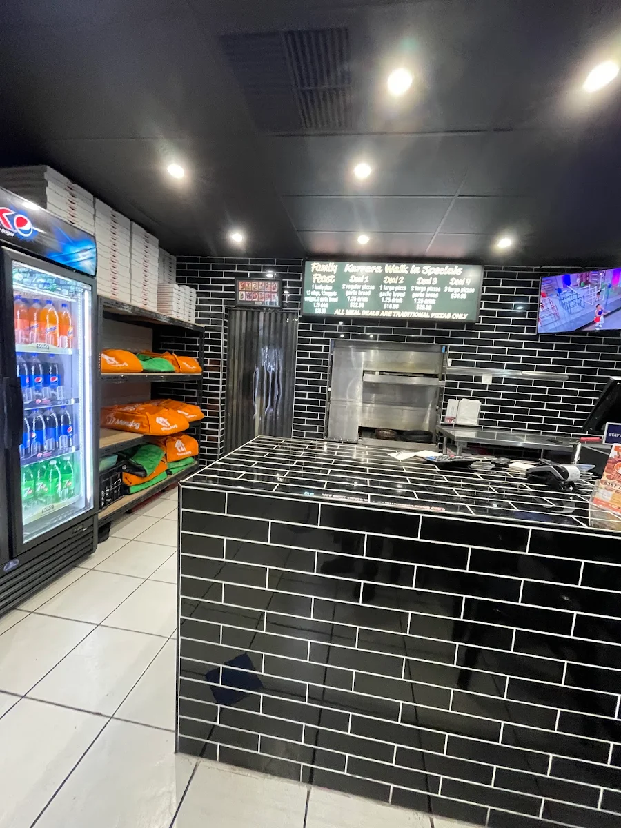 Vibe, Karrara Pizza