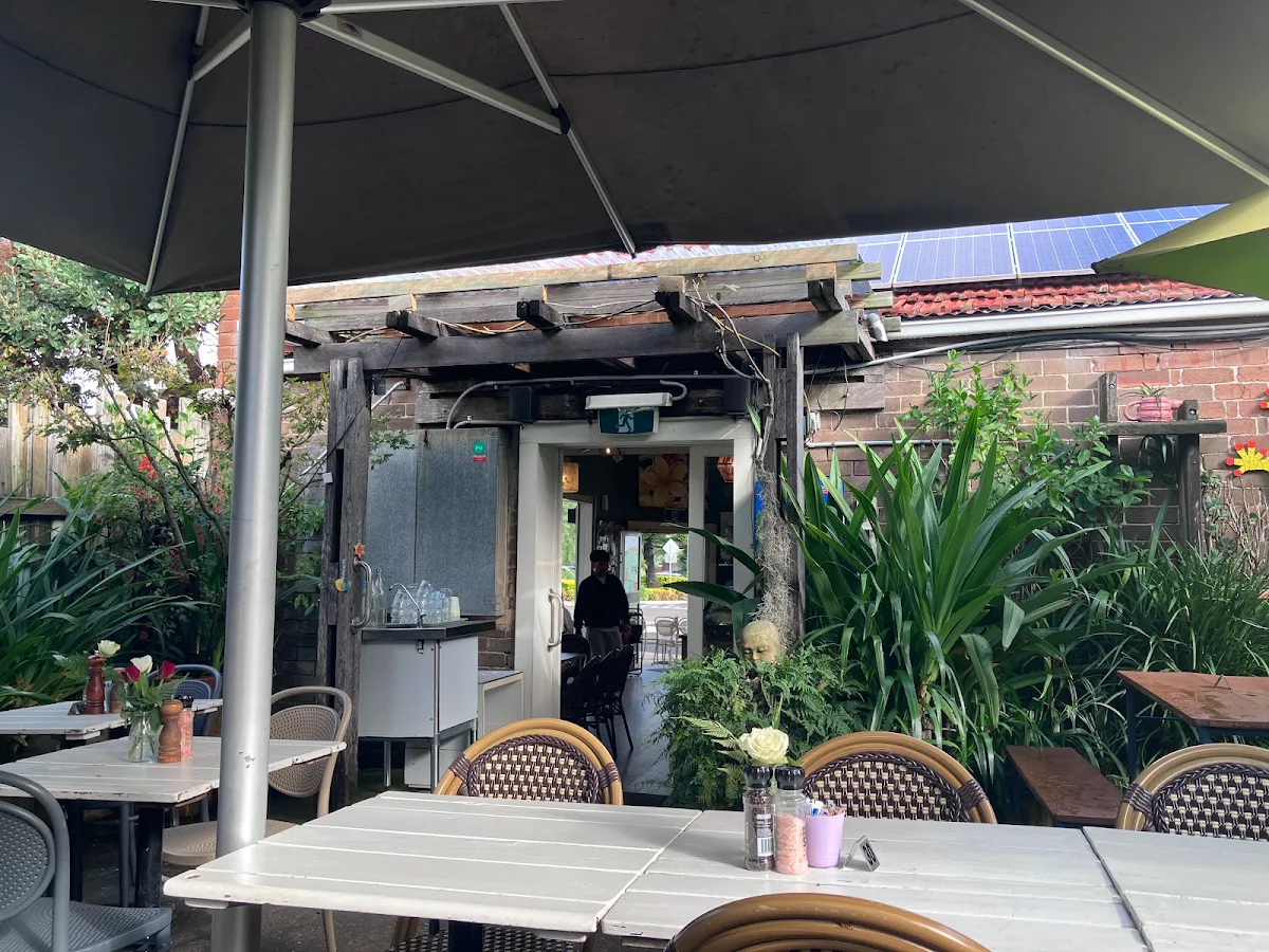 Vibe, Botannix Studio Cafe