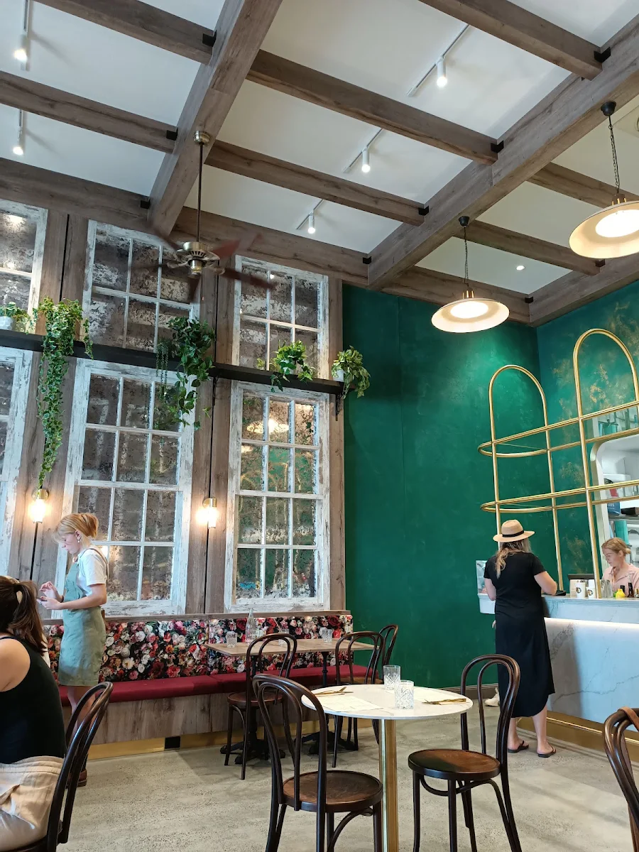 Vibe, Metro Coffee Burleigh
