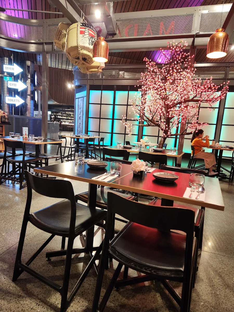 Vibe, Mad Asian Kitchen And Bar