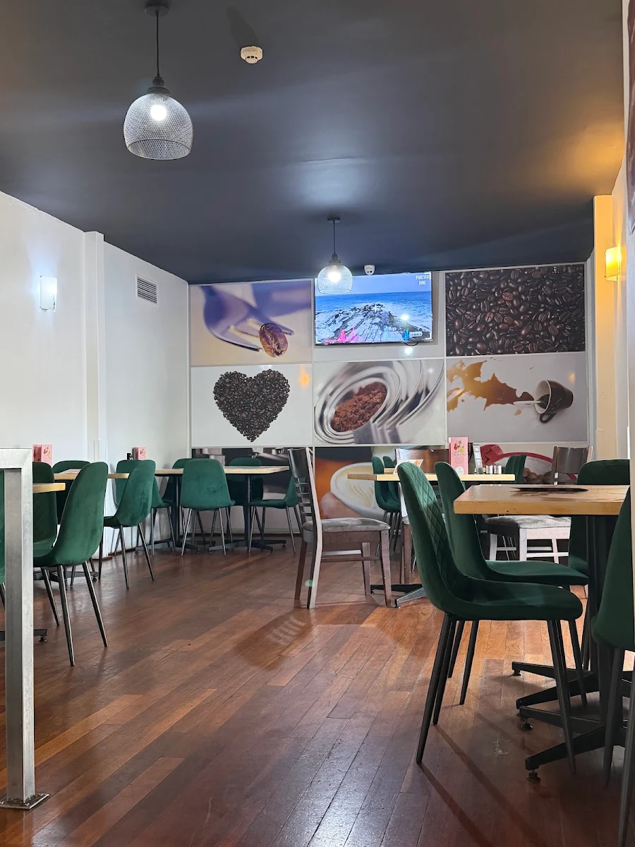 Vibe, Fasta Pasta South Terrace