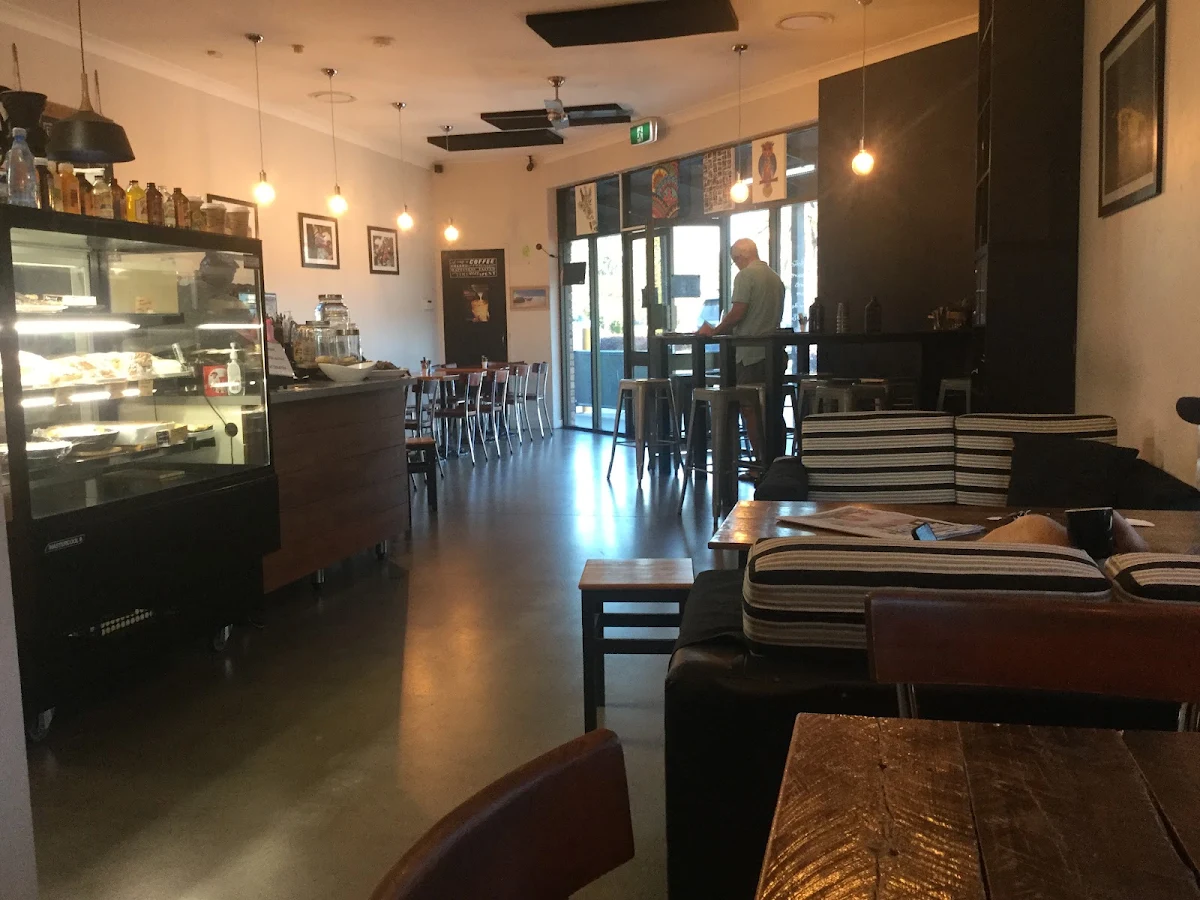 Vibe, Shorties Espresso Bar