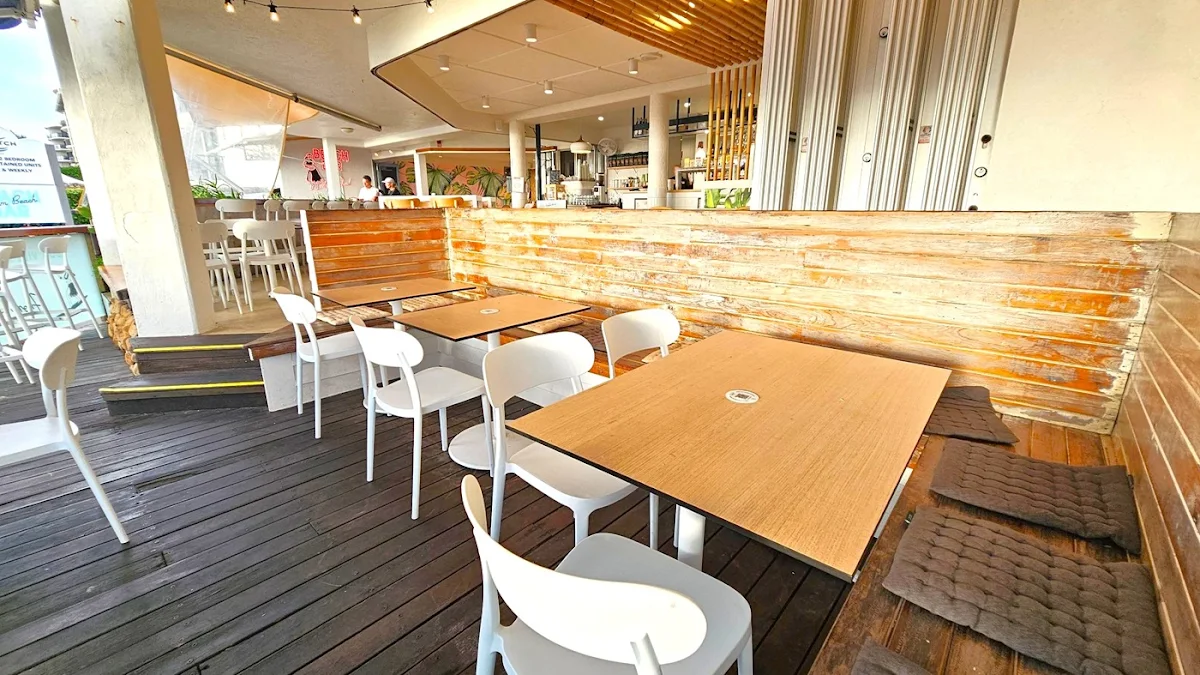 Vibe, Coolum Beach Bar