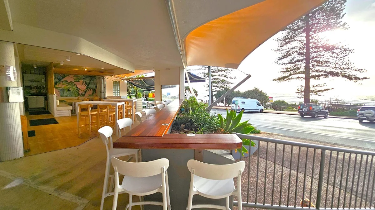 Vibe, Coolum Beach Bar