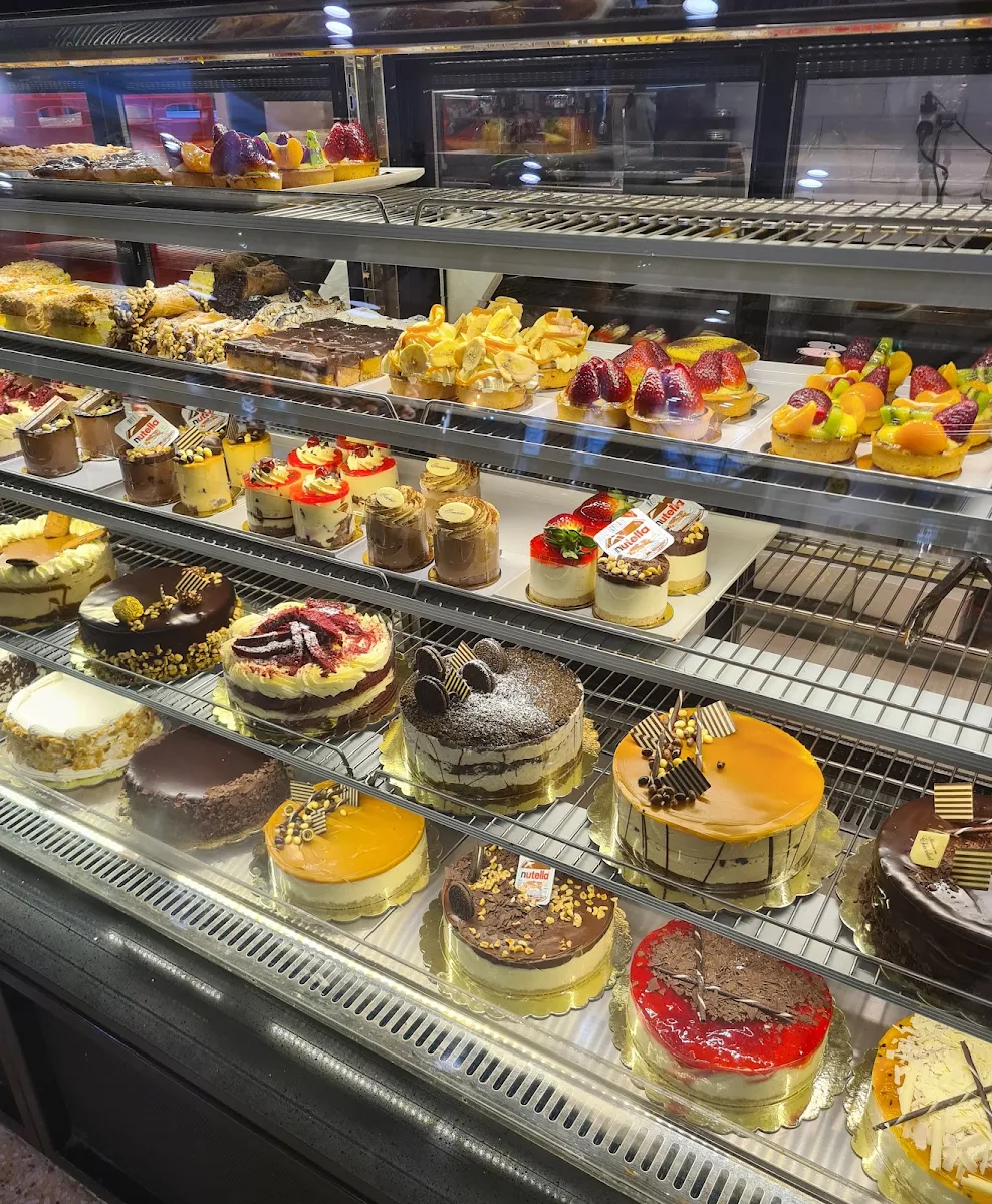 Vibe, The Cake Gallery Casula