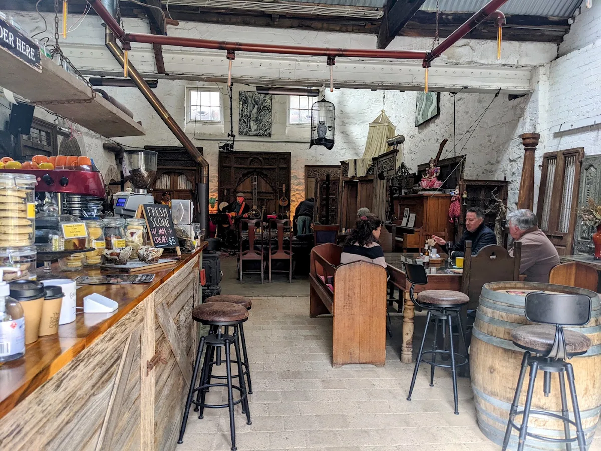 Vibe, The Door Gallery Cafe