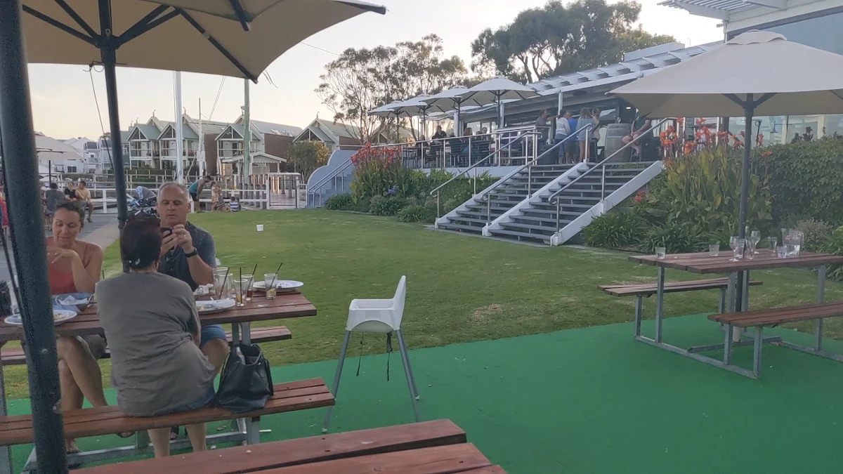 Vibe, The Metung Hotel