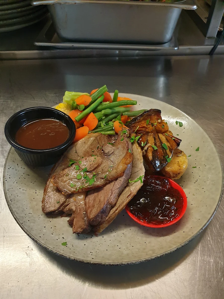 Food & drink, William Farrer Hotel