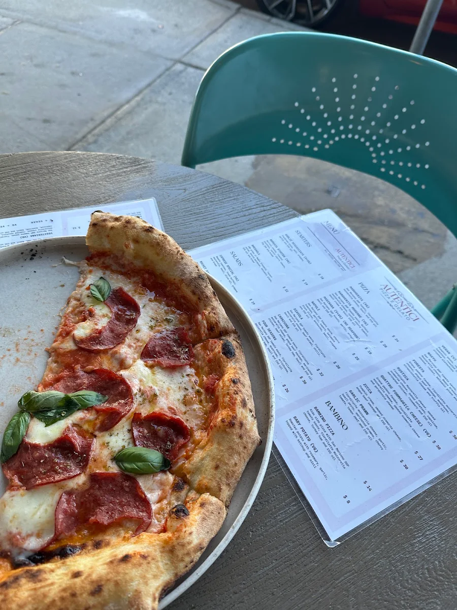 Menu, Autentici - Pizza e Gelato
