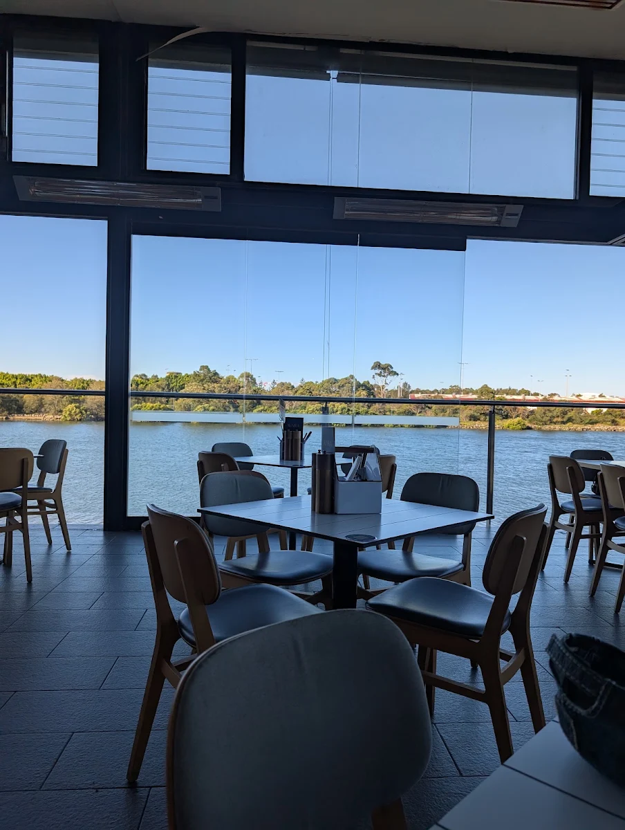 Vibe, Rowers On Cooks River