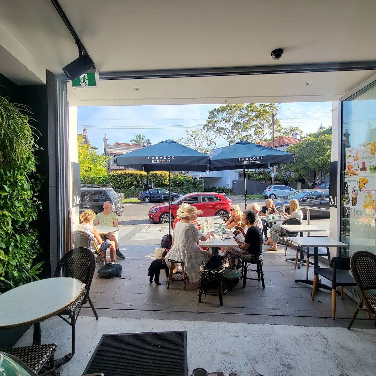 Vibe, Mr.H Cafe and bar