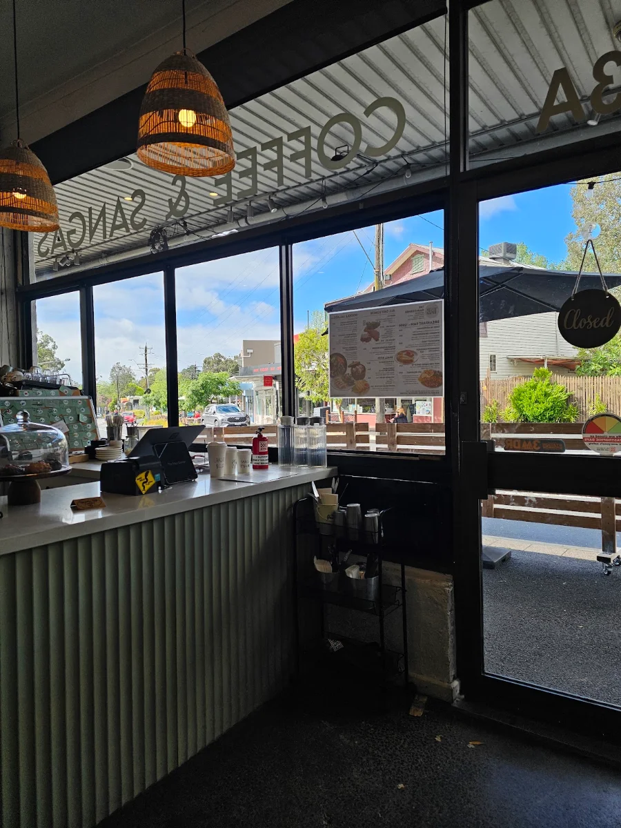 Vibe, The Main Corner