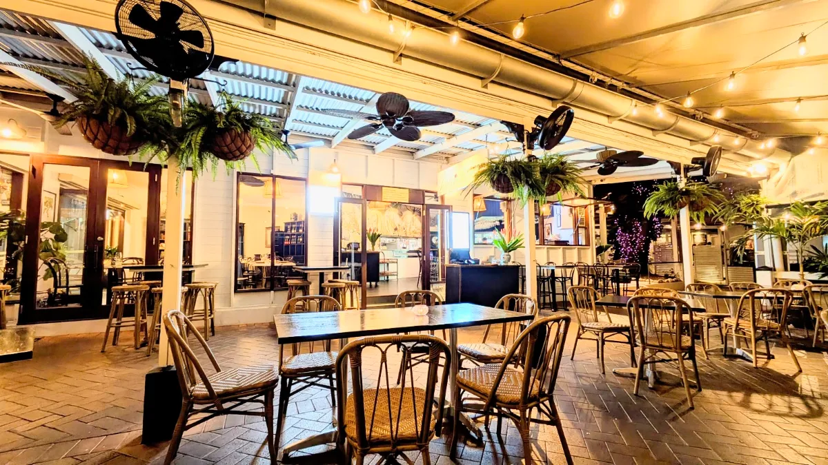 Vibe, Lichi Restaurant & Cocktail Bar