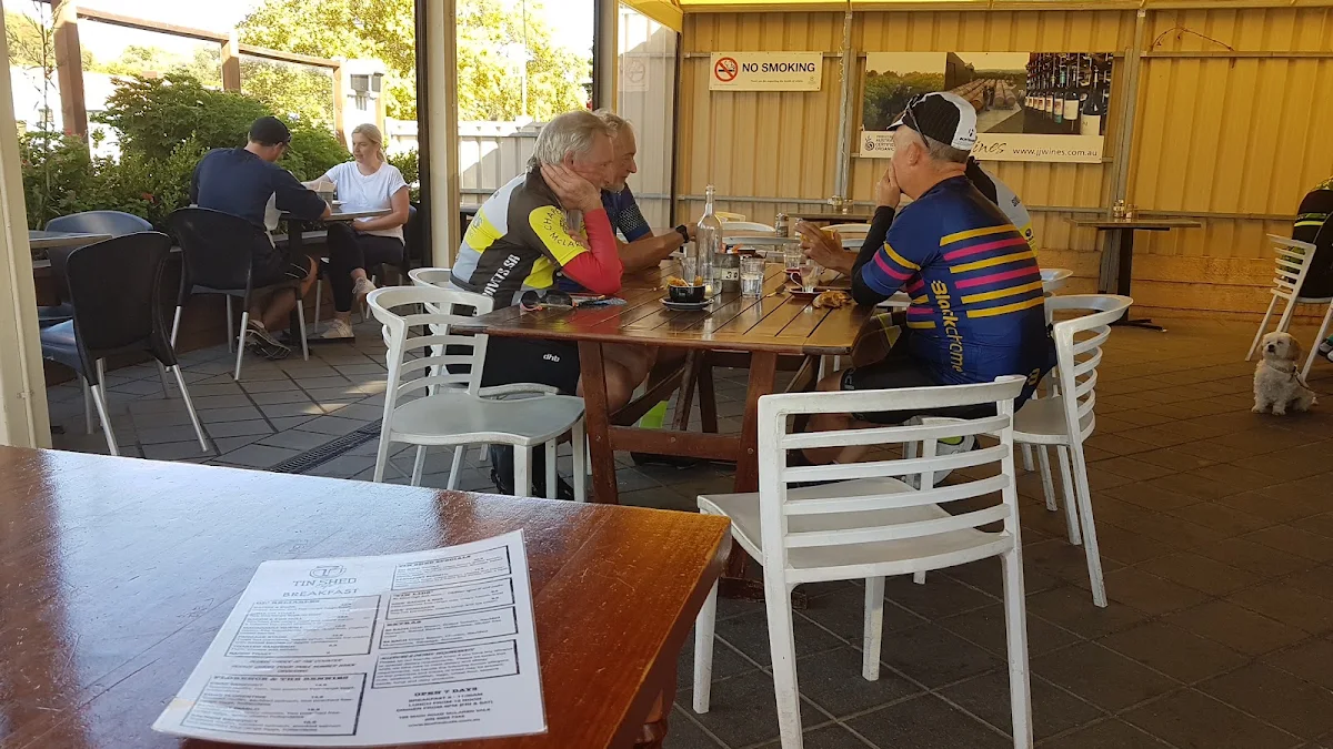 Vibe, Tin Shed Cafe