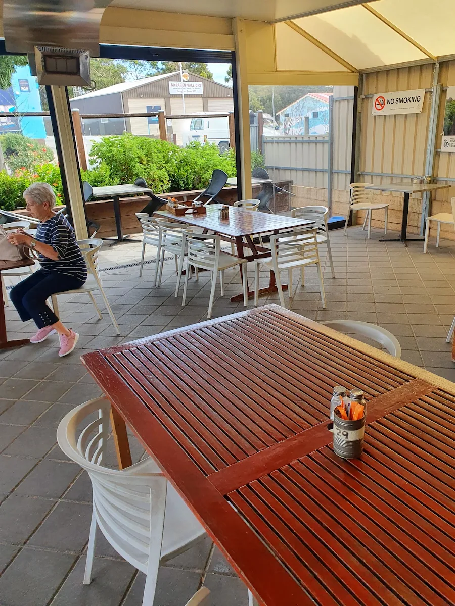 Vibe, Tin Shed Cafe