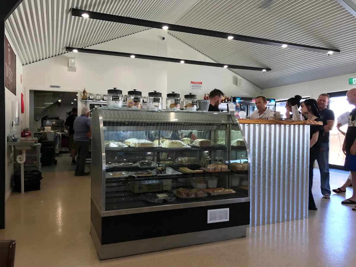 Vibe, Tin Shed Cafe