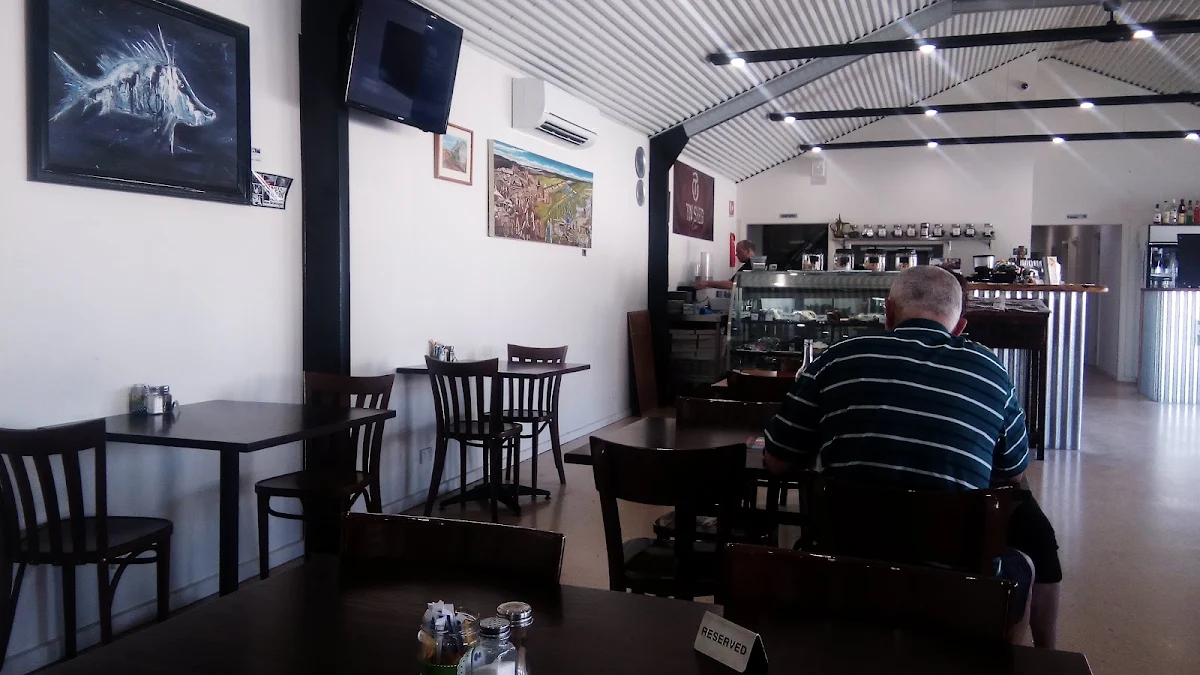 Vibe, Tin Shed Cafe