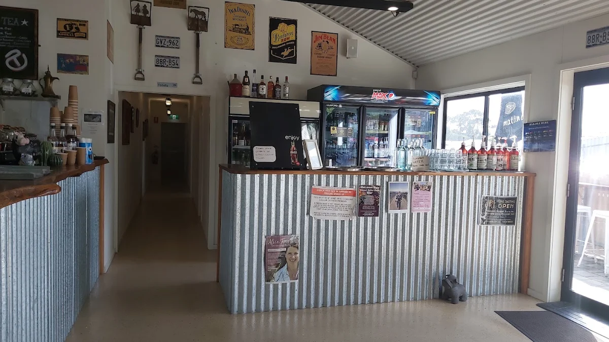 Vibe, Tin Shed Cafe