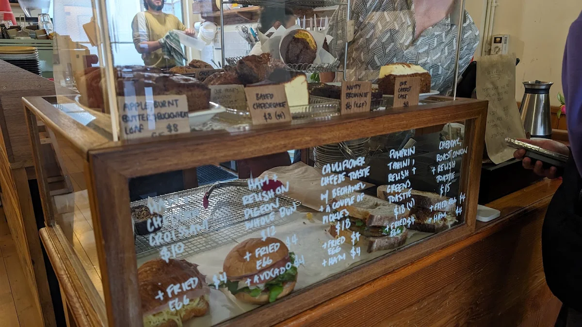 Vibe, Sunbear Coffee